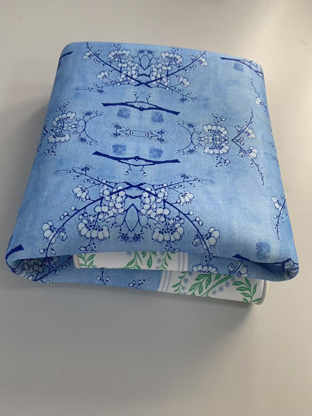 游戲桌墊那種好，橡膠雙面布印刷定制